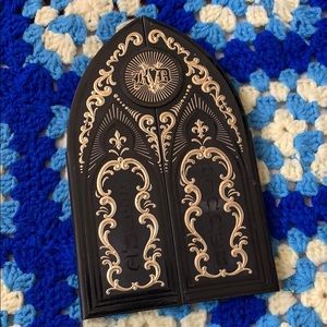Kat Von D Makeup - SALE 🌑Saint and Sinner Kat Von D Eyeshadow Pale… Kat Von D Makeup - SALE 🌑Saint and Sinner Kat Von D Eyeshadow Pale…